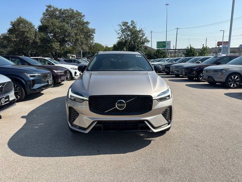 New 2026 Volvo XC60 B5 Plus w/ Climate Package image 6