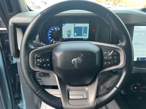 Used 2023 Ford Bronco Badlands image 18