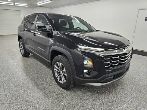 Used 2025 Chevrolet Equinox LT w/ Safety and Technology Package FWD image 3
