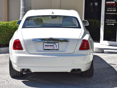 Used 2015 Rolls-Royce Ghost image 23