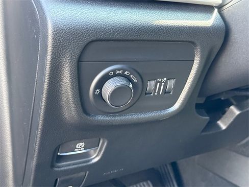 New 2025 Jeep Grand Cherokee Altitude image 15