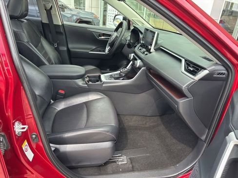Used 2019 Toyota RAV4 Limited w/ Advanced Technology Package AWD/4WD image 35