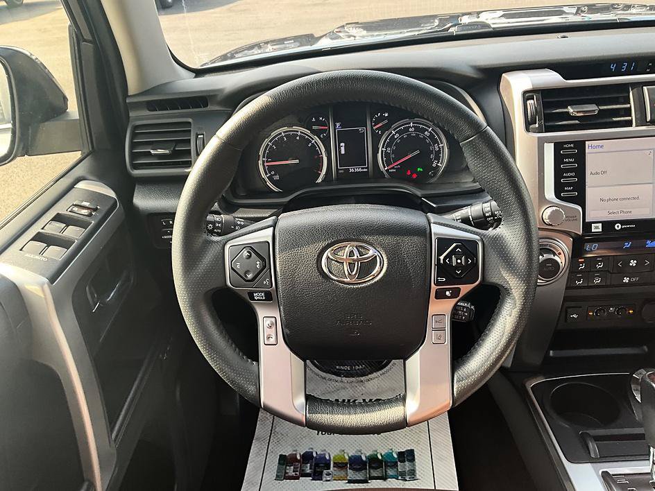 Used 2022 Toyota 4Runner Limited AWD/4WD image 33