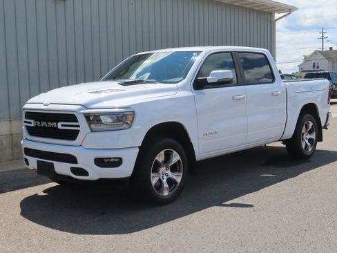 Used 2024 RAM 1500 Laramie AWD/4WD image 9