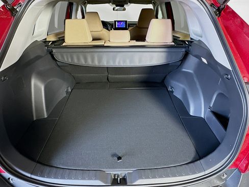 Used 2025 Toyota RAV4 LE image 28