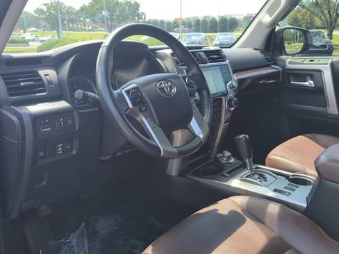 Used 2023 Toyota 4Runner Limited AWD/4WD image 9