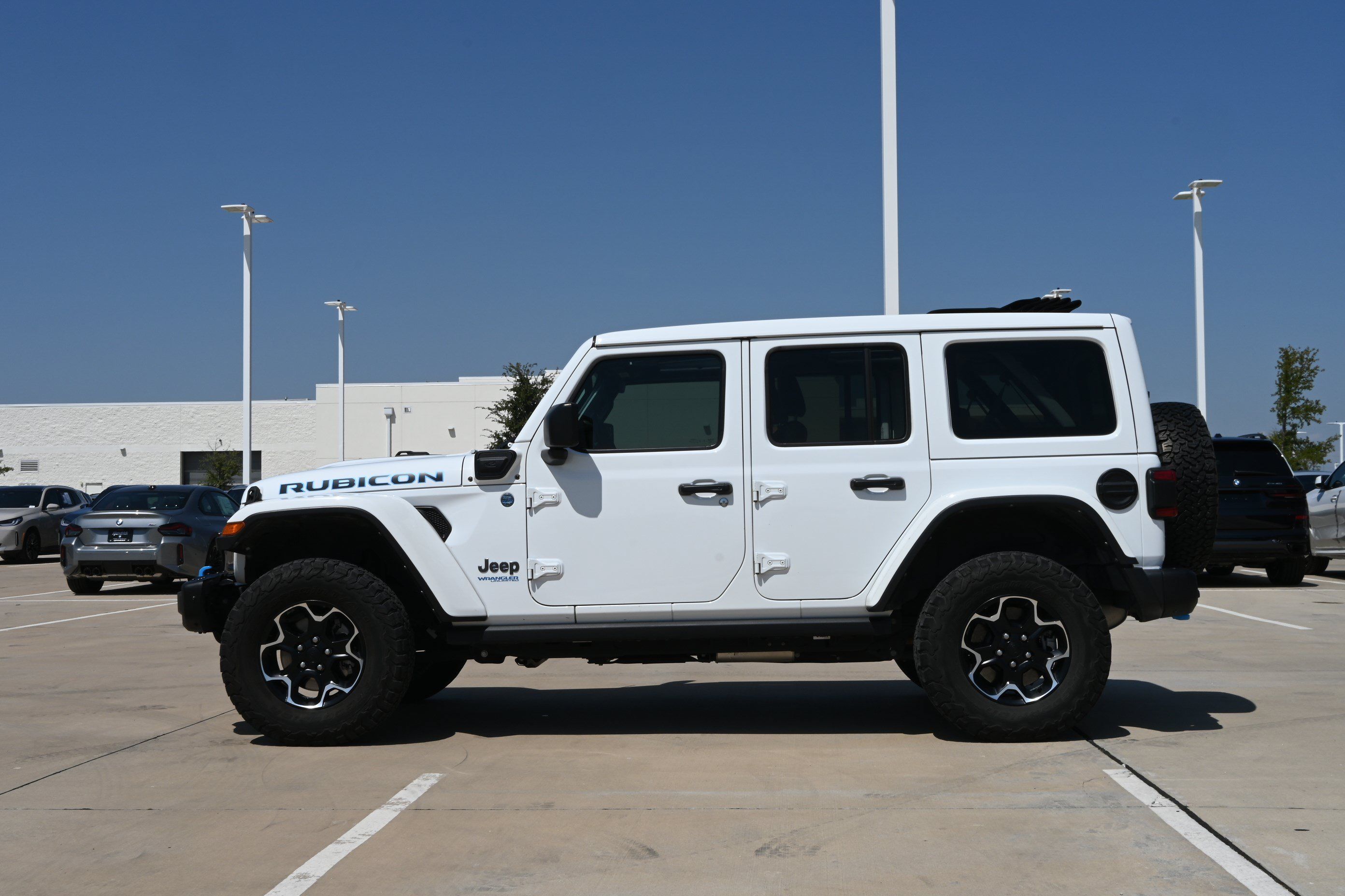 Used 2021 Jeep Wrangler Unlimited Rubicon 4xe w/ Steel Bumper Group AWD/4WD image 6