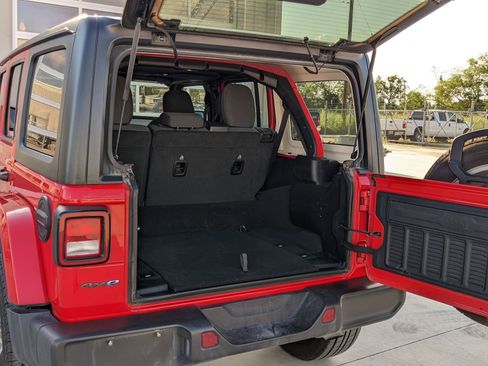 Used 2024 Jeep Wrangler Sport S AWD/4WD image 29