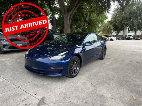 Used 2022 Tesla Model 3 RWD image 1