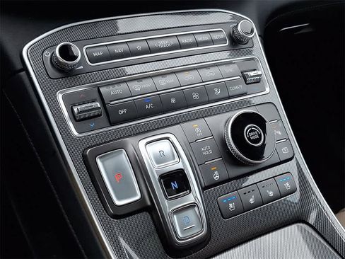 Used 2021 Hyundai Santa Fe Limited image 17