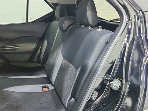 Used 2019 Nissan Kicks S FWD image 19