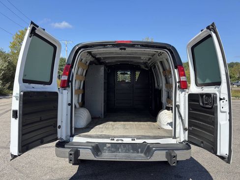 Used 2020 GMC Savana 2500 w/ Driver Convenience Package image 15