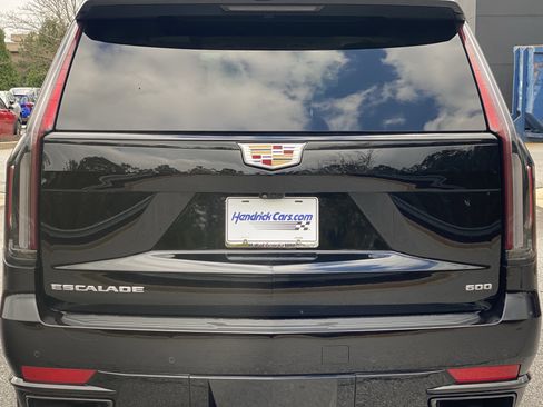 Used 2024 Cadillac Escalade Sport Platinum w/ Heavy-Duty Trailer Package image 22