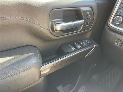 Used 2022 Chevrolet Silverado 2500 LTZ w/ LTZ Plus Package image 20