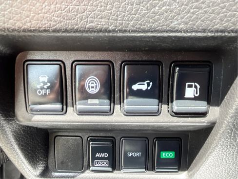 Used 2020 Nissan Rogue SV AWD/4WD image 35