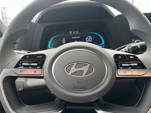 Used 2026 Hyundai Elantra Hybrid FWD image 25