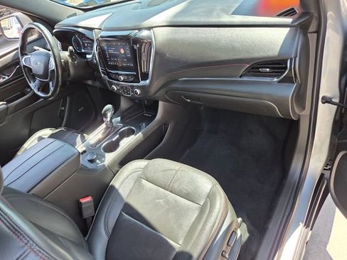 Certified 2023 Chevrolet Traverse RS w/ LPO, Cargo Package FWD image 17