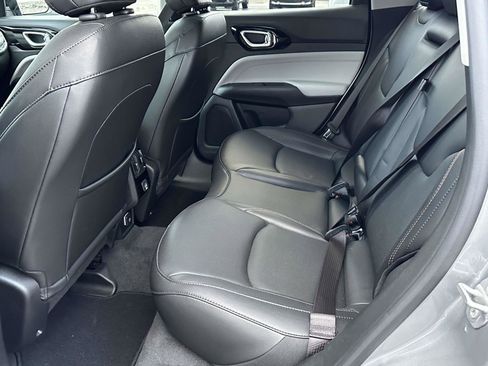 Certified 2022 Jeep Compass Limited image 12