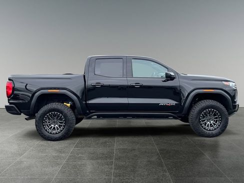 Used 2024 GMC Canyon AT4X AWD/4WD image 11