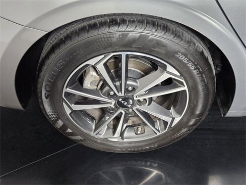 Used 2023 Kia Forte LXS w/ LXS Technology Package image 10