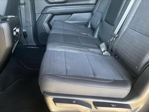 Used 2023 GMC Yukon XL SLE w/ Gmc Pro Safety Plus Package AWD/4WD image 17