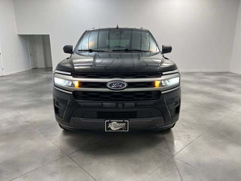 Used 2024 Ford Expedition Max XLT image 2