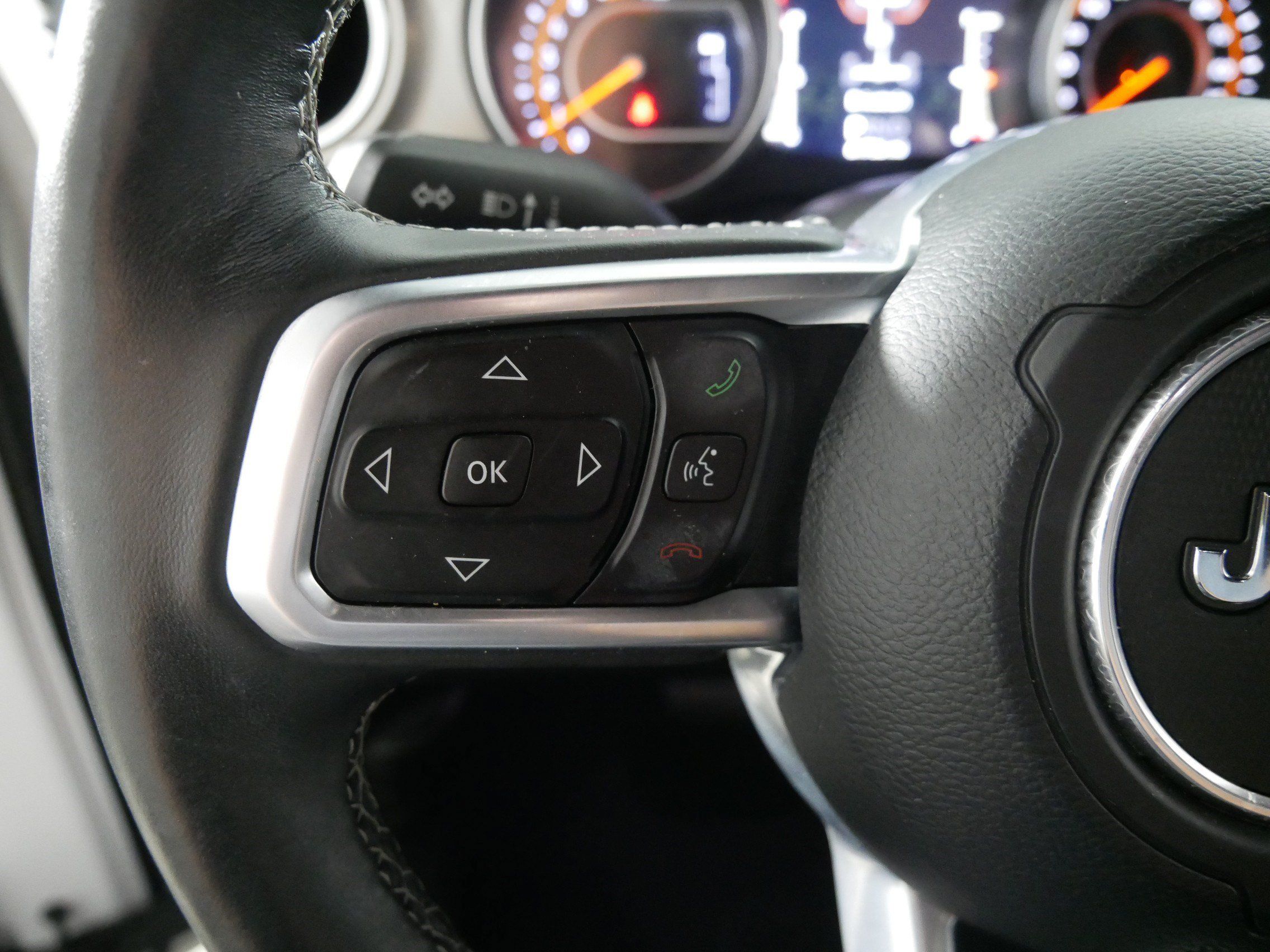 Used 2018 Jeep Wrangler Unlimited Sahara AWD/4WD image 27