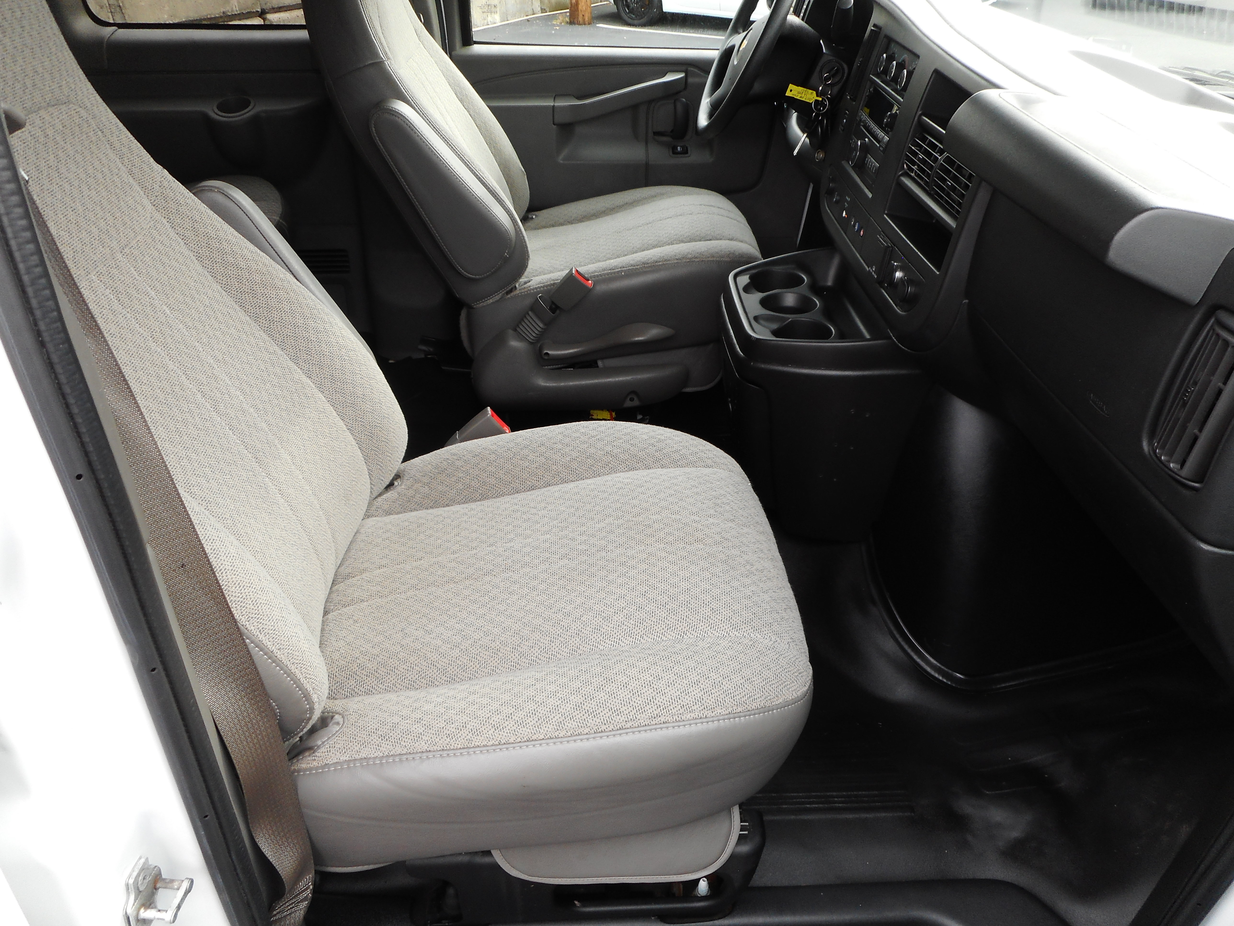 Used 2017 Chevrolet Express 2500 LS RWD image 29