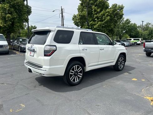 Certified 2017 Toyota 4Runner Limited AWD/4WD image 5