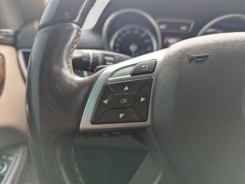 Used 2016 Mercedes-Benz GL 550 4MATIC image 13