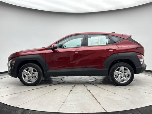 Used 2024 Hyundai Kona SE image 2