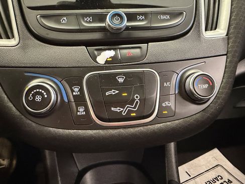 Used 2020 Chevrolet Malibu LS image 23