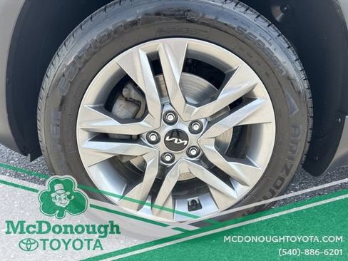 Used 2023 Kia Seltos S w/ Navigation Package AWD/4WD image 20