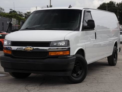 Used 2022 Chevrolet Express 2500 Extended RWD image 1