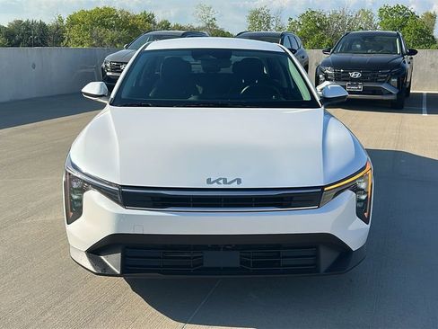 Used 2025 Kia K4 LXS image 7