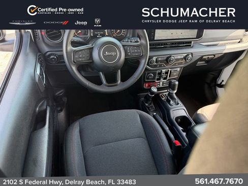 Used 2024 Jeep Wrangler Unlimited Rubicon AWD/4WD image 16