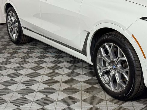 Used 2023 BMW X7 xDrive40i image 12