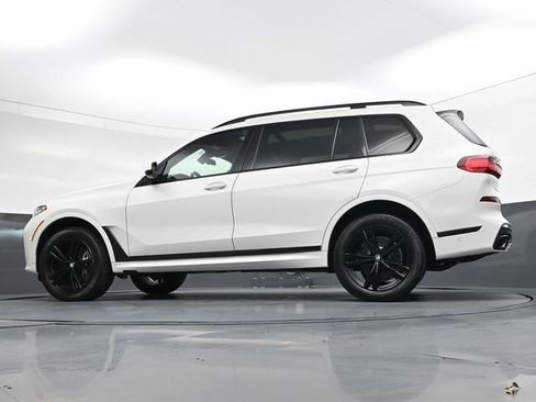 Used 2021 BMW X7 xDrive40i w/ M Sport Package image 39