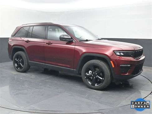 Used 2025 Jeep Grand Cherokee Limited w/ Luxury Tech Group II image 7