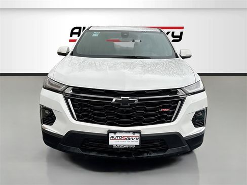 Used 2023 Chevrolet Traverse RS image 2