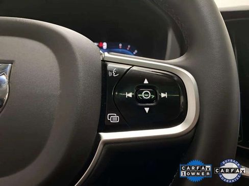 Used 2025 Volvo XC60 B5 Plus image 39