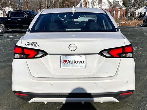 Used 2025 Nissan Versa SV w/ Trunk Package image 9