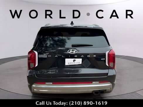 Used 2023 Hyundai Palisade Calligraphy image 11