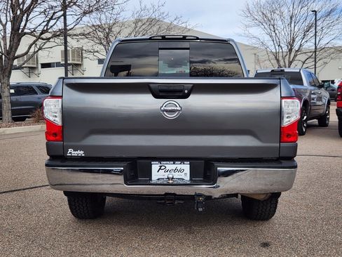 Used 2017 Nissan Titan SV image 12