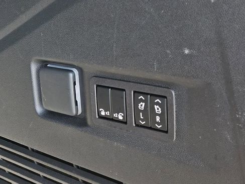 Used 2023 Chevrolet Tahoe Premier image 11