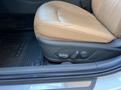 Used 2022 Hyundai Sonata Limited FWD image 13