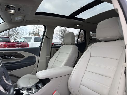 Used 2022 GMC Terrain Denali image 27