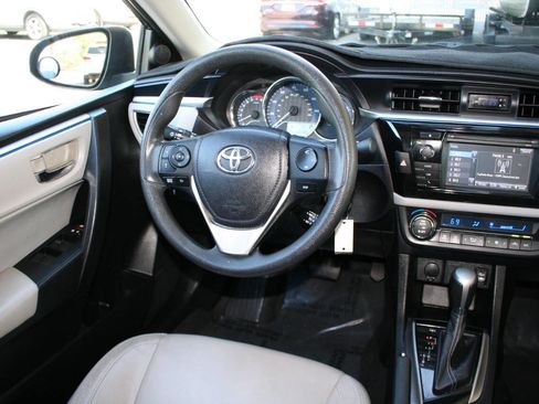 Used 2014 Toyota Corolla LE image 11
