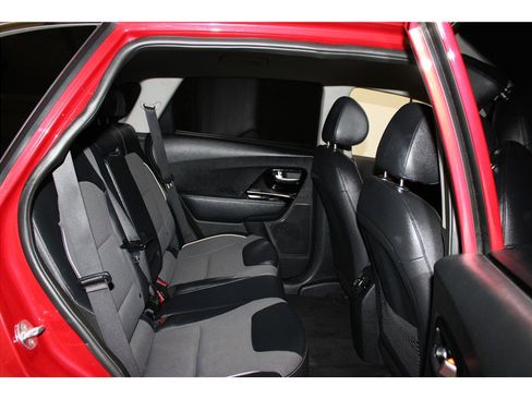 Used 2022 Kia Niro EX image 22