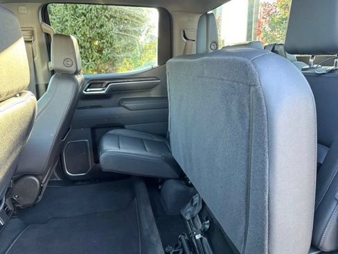 Used 2025 GMC Sierra 1500 SLT AWD/4WD image 12